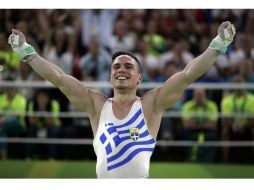 Eletherios Petrounias se convierte en el tercer gimnasta griego que gana el oro olímpico en las anillas. AP / J. Cortez