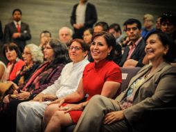 Rosario Robles (centro) dice que es una trabajo imortante ya que muestra los avances de las mujeres en el país. ESPECIAL /