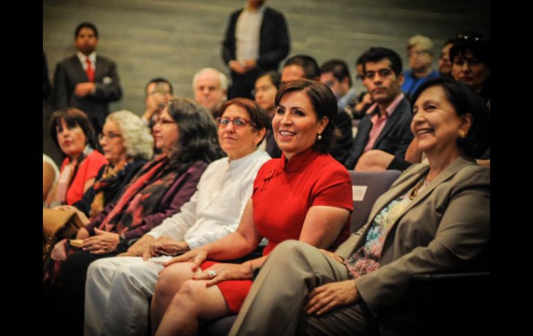 Rosario Robles (centro) dice que es una trabajo imortante ya que muestra los avances de las mujeres en el país. ESPECIAL /