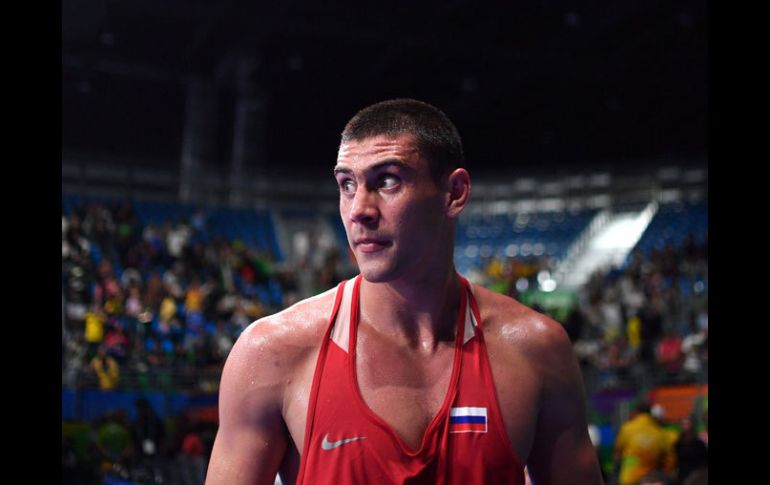 Evgeny Tishchenko se muestra confuso por los abucheos que recibió por parte de la gente presente. AFP / Y.Cortez