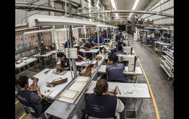 El 62.4% de los recursos se invirtieron en manufactura, el 11.5% en servicios financieros y el 5.2% en transportes. EL INFORMADOR / ARCHIVO