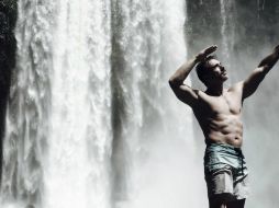 Sergio Mayer compartió una imagen en sus redes sociales donde está posando en la cascada de Misol Ha en Chiapas. INSTAGRAM / sergiomayerb