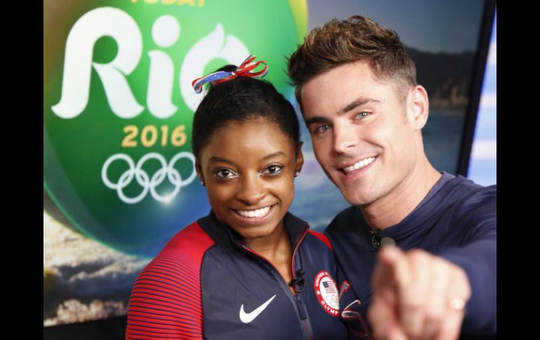 Simone Biles, ganadora de cuatro medallas de oro en gimnasia de Río 2016 es fanática de Zac Efron. TWITTER / @ZacEfron