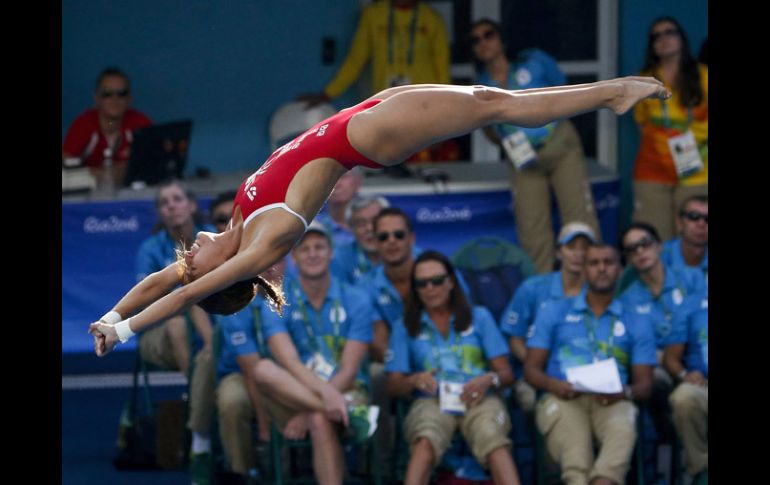 Paola Espinosa se quedo en la orilla del podio en la plataforma de 10 metros. EFE / P.Kraemer