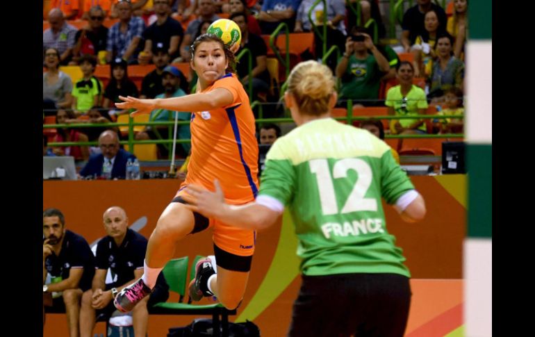 Acción del partido semifinal entre Francia y Holanda en los Juegos Olímpicos de Río. EFE / M.Murat