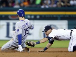 Ian Kinsler (Der.) protagonizó la jugada defensiva que permitió a los Tigres de Detroit vencer a los Medias Rojas. AP / P. Sancya