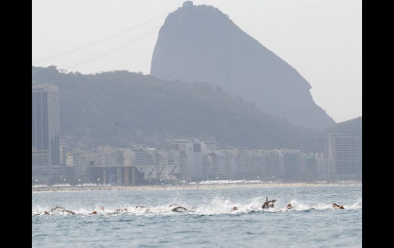 La prueba de triatlón femenil de los Juegos Olímpicos tendrá lugar en el Fuerte de Copacabana. EFE / L. Jr