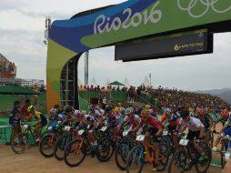 La merecedora de la presea dorada fue la sueca Jenny Rissveds, con un tiempo de 1:30:15, seguida por la suiza Maja Wloszczowska. TWITTER / @CONADE