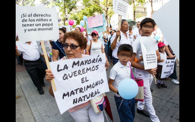 Algunos acusan a la Iglesia católica de exceder sus atribuciones en temas como el matrimonio igualitario. EL INFORMADOR / ARCHIVO