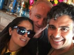 Hayek explica que salió a almorzar con su marido y se encontró al actor. INSTAGRAM / salmahayek