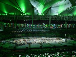 El colorido siempre sobrado, lleno de alegría está presente en la Ceremonia de Clausura de los Juegos Olímpicos. EFE / D. Lewins