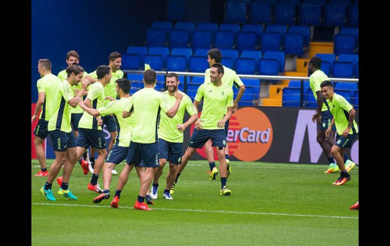 El equipo español en un entrenamiento previo al juego. TWITTER / Villareal CF