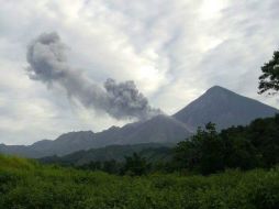 A pesar de la exhalación, las autoridades señalan que no ha sido necesario ordenar evacuaciones en la zona. TWITTER / @ConredGuatemala