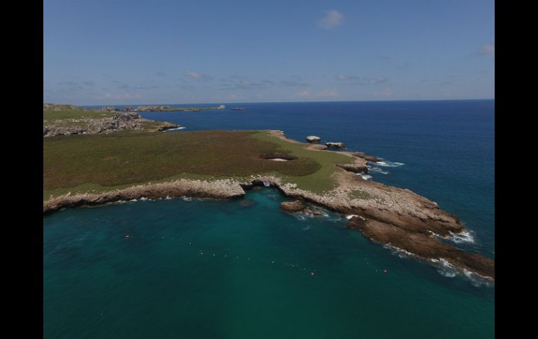 La Playa del Amor, en las Islas Marietas, es uno de los lugares más visitados por turistas. ESPECIAL / Conanp