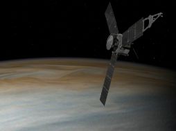 La nave espacial Juno se colocará  a unos cuatro mil 200 kilómetros sobre los remolinos de nubes de Júpiter. TWITTER / @NASAJuno