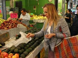 Dependiendo de la calidad, en el Mercado Felipe Ángeles el precio del aguacate va de los 10 hasta los 60 pesos. EL INFORMADOR / P. Franco