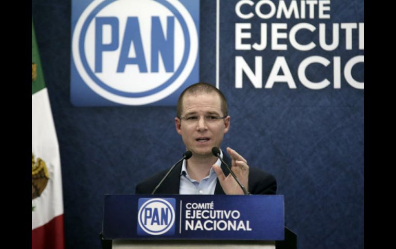 Anaya indica que desde su llegada, el PAN se caracteriza como una oposición firme al gobierno federal, señalando la ineficacia del PRI. SUN / ARCHIVO