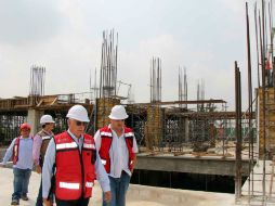 Cruces Mada estuvo en el lugar para supervisar las obras en la zona. ESPECIAL / Secretaría de Salud Jalisco