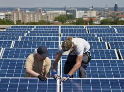 Se espera que empresas de paneles solares para escuelas se instalen en el Estado. EFE / ARCHIVO