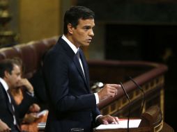 El líder del PSOE, Pedro Sánchez, durante su intervención en el Congreso de los Diputados. EFE / C. Moya