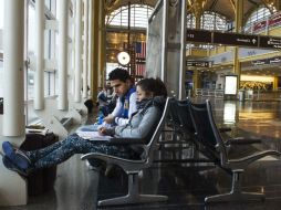 Viajar te puede ayudar a salir de tu zona de confort y así te expones a diferentes personas. AFP / ARCHIVO