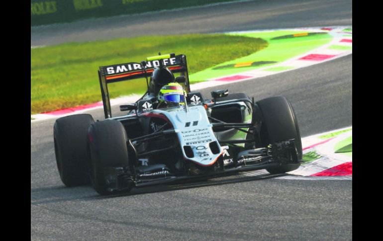 Sergio Pérez. Fue quinto en su primera ronda de entrenamientos en Monza, y en la segunda, en lugar 13. AFP /