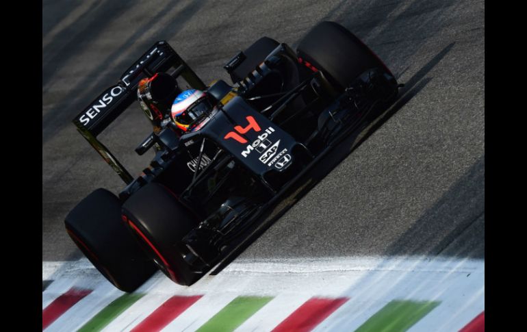 Fernando Alonso, uno de los eliminados en la segunda ronda de clasificación (Q2) del Gran Premio de Italia. AFP / G. Cacage