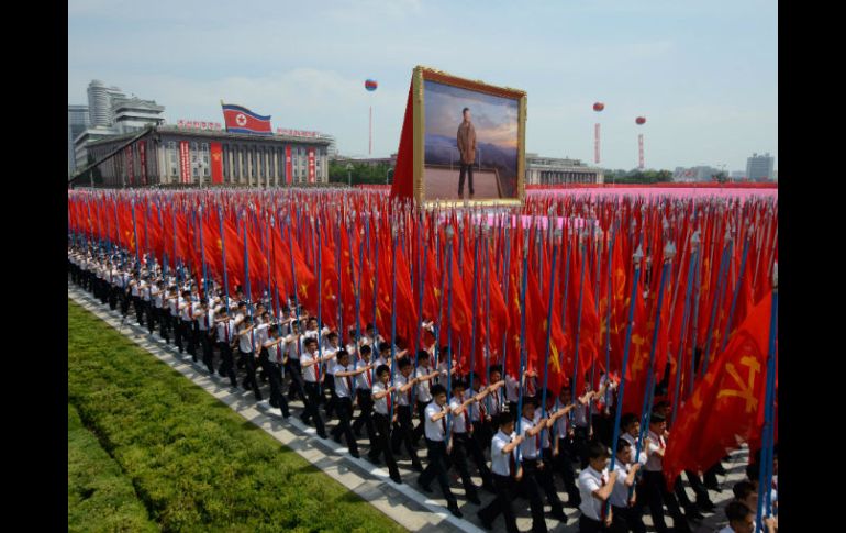 Organizaron fiestas y desfiles militares para reforzar el apoyo popular a Kim Jong-un. AFP / ARCHIVO