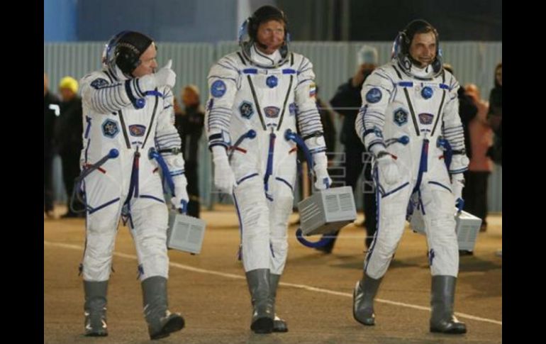 Los astronautas Scott Kelly, Gennady Padalka y Mijail Kornienko. EFE / ARCHIVO