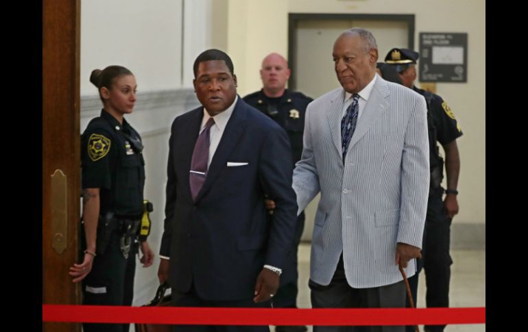 Bill Cosby lució notablemente más saludable cuando llegó al juzgado para la audiencia previa al juicio. AFP / M. Bryant