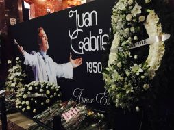 Los restos de Juan Gabriel saldrán entre las 22 y 22:30 horas rumbo a Ciudad de Juárez. NTX / A. Pereda