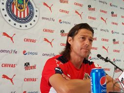 Matías Almeyda señala que pese a lo bueno que ha hecho el jugador en entrenamientos, lleva muy poca preparación con el equipo. TWITTER / @Chivas