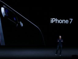 Tim Cook introduce el iPhone 7 en San Francisco. EFE / M. Davey