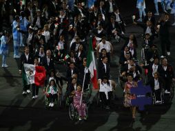 La nadadora Nely Miranda fue la encargada de liderar la delegación mexicana en el desfile de naciones. EFE / M. Sayao