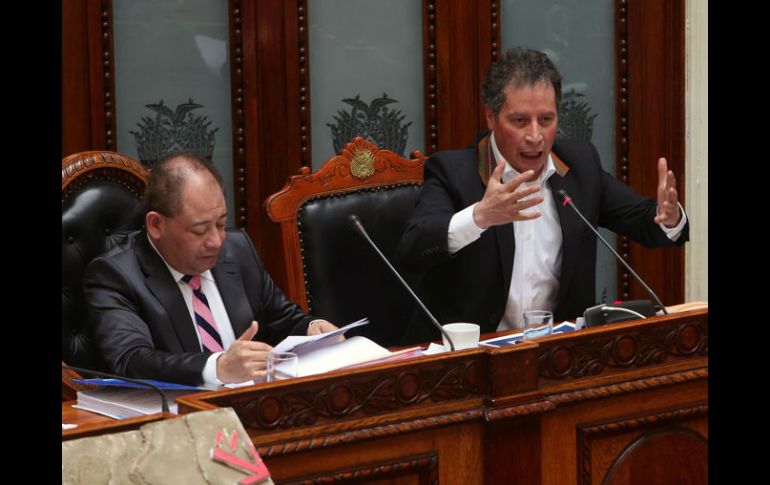 Cesar Navarro y Carlos Romero, ministros bolivianos de Minería. EFE / M. Alipaz