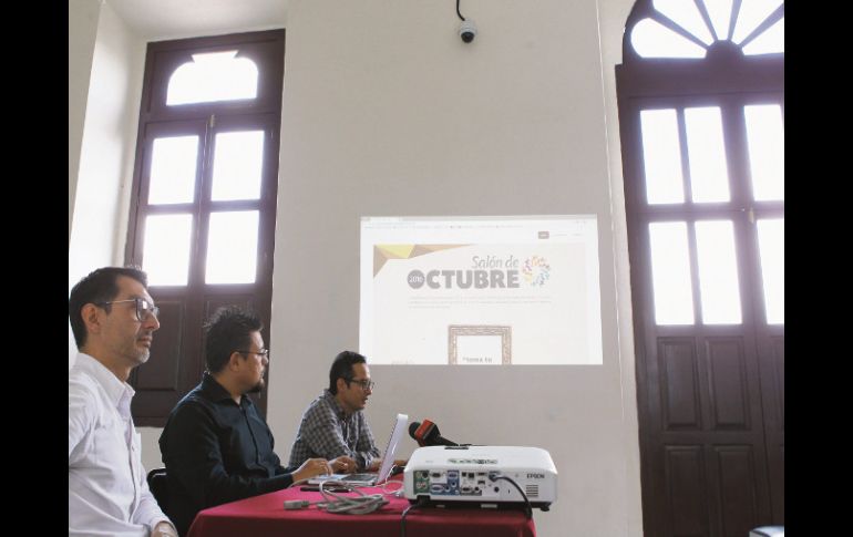 De izquierda a derecha, Luis Aceves, Fiestas de Octubre; Jaime Salas, programador y Joao Rodríguez, director de museos de la SCJ. EL INFORMADOR / A. Camacho