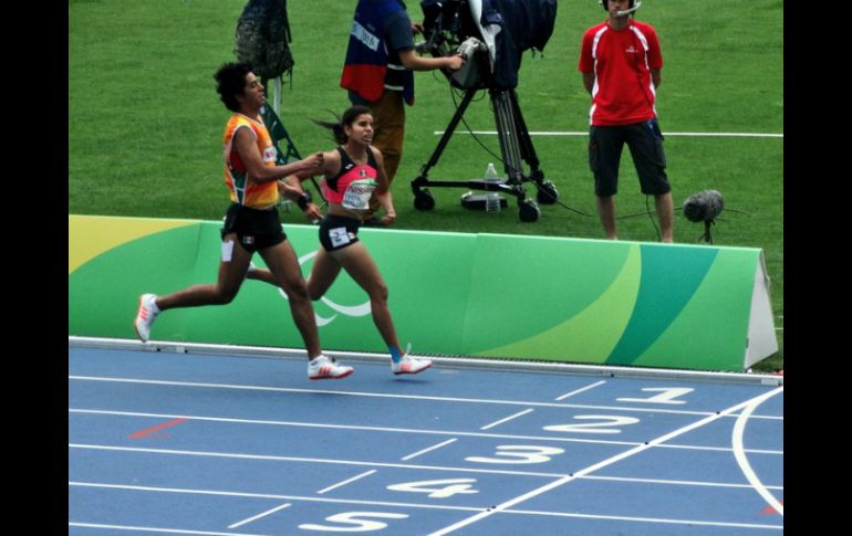 Daniela Velasco, guiada por Gabriel Enrique Urbina Leonor, luchará por un lugar en el podio en la prueba de mil 500 metros. TWITTER / @CONADE