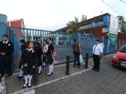 El gobierno reconoció a los docentes que han cumplido su labor en las aulas. NTX / ARCHIVO