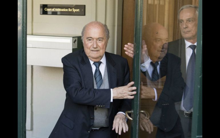 La FIFA investiga a Joseph Blatter por las sospechas de 'conflictos de intereses y corrupción'. EFE / L. Gillieron