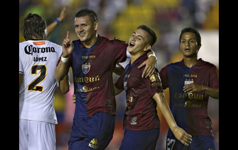 Los Potros celebran el término del partido en el que vencieron, en los últimos minutos, a los Leones Negros. ESPECIAL / Ascenso MX