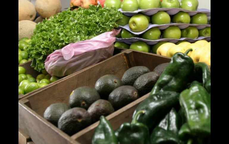 El jitomate y el aguacate muestran variaciones de hasta 12 pesos al alza y de 20 pesos a la baja. EL INFORMADOR / ARCHIVO