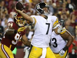 Ben Roethlisberger recuperó un balón que él mismo soltó en un momento crucial. AFP / R. Carr