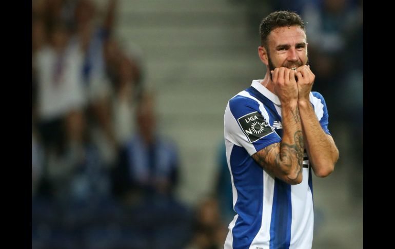 Miguel Layún, al igual que Héctor Herrera y Jesús Manuel Corona sabrán este miércoles si entran como titulares o de cambio. TWITTER / @FCPorto