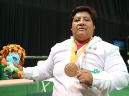 En su tercer turno, Catalina Díaz Vilchis se subió al podio, tras levantar 117 kilogramos. TWITTER / @CONADE