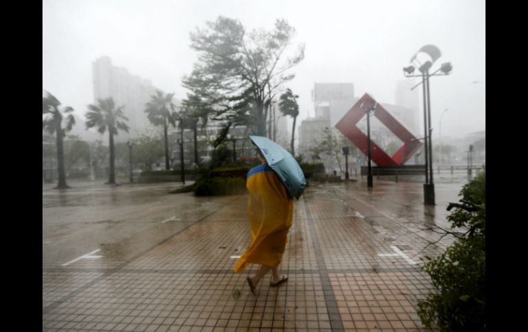 ''Meranti'' presenta ráfagas de viento de hasta 263 kilómetros por hora, según datos del Servicio Meteorológico de Taiwán. EFE / R. B. Tongo