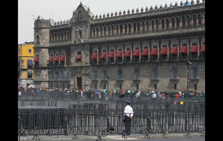 Por otro lado, destacan que el acceso al Zócalo capitalino estará abierto desde muy temprano el jueves. NTX / ARCHIVO