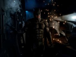 En la imagen aparece Ben Affleck portando el nuevo traje de Batman. TWITTER / @ZackSnyder