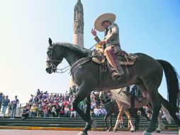 Tradición. El binomio de jinete y caballo engalanó las avenidas de Guadalajara. EL INFORMADOR / R. Tamayo