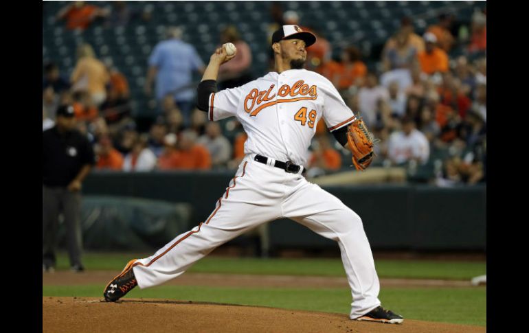 El mexicano Yovani Gallardo toleró seis carreras y siete hits en tres innings y un tercio. AP / P. Semansky