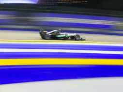 Nico Rosberg durante la segunda sesión de entrenamientos del Gran Premio de Singapur, en el circuito de Marina Bay. EFE /